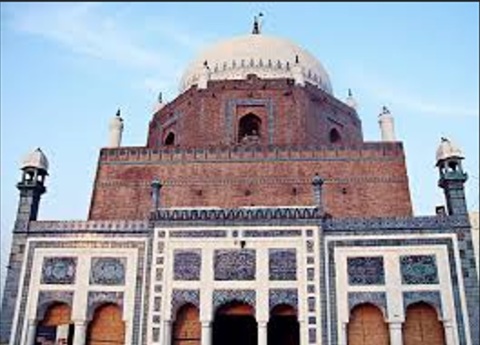 The Timeless Glory of the Tomb of Bahaudin Zakaria – An Icon of Spiritual and Architectural Excellence